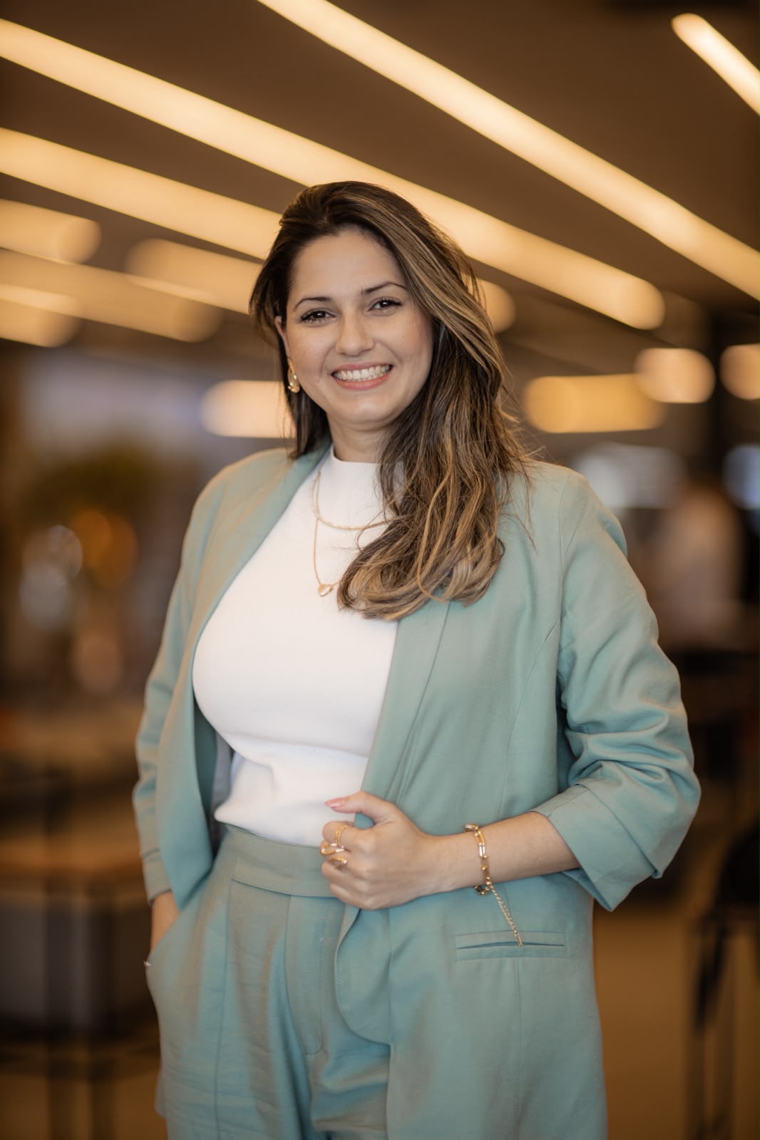 Foto da Dra. Monike Rezende, advogada previdenciária